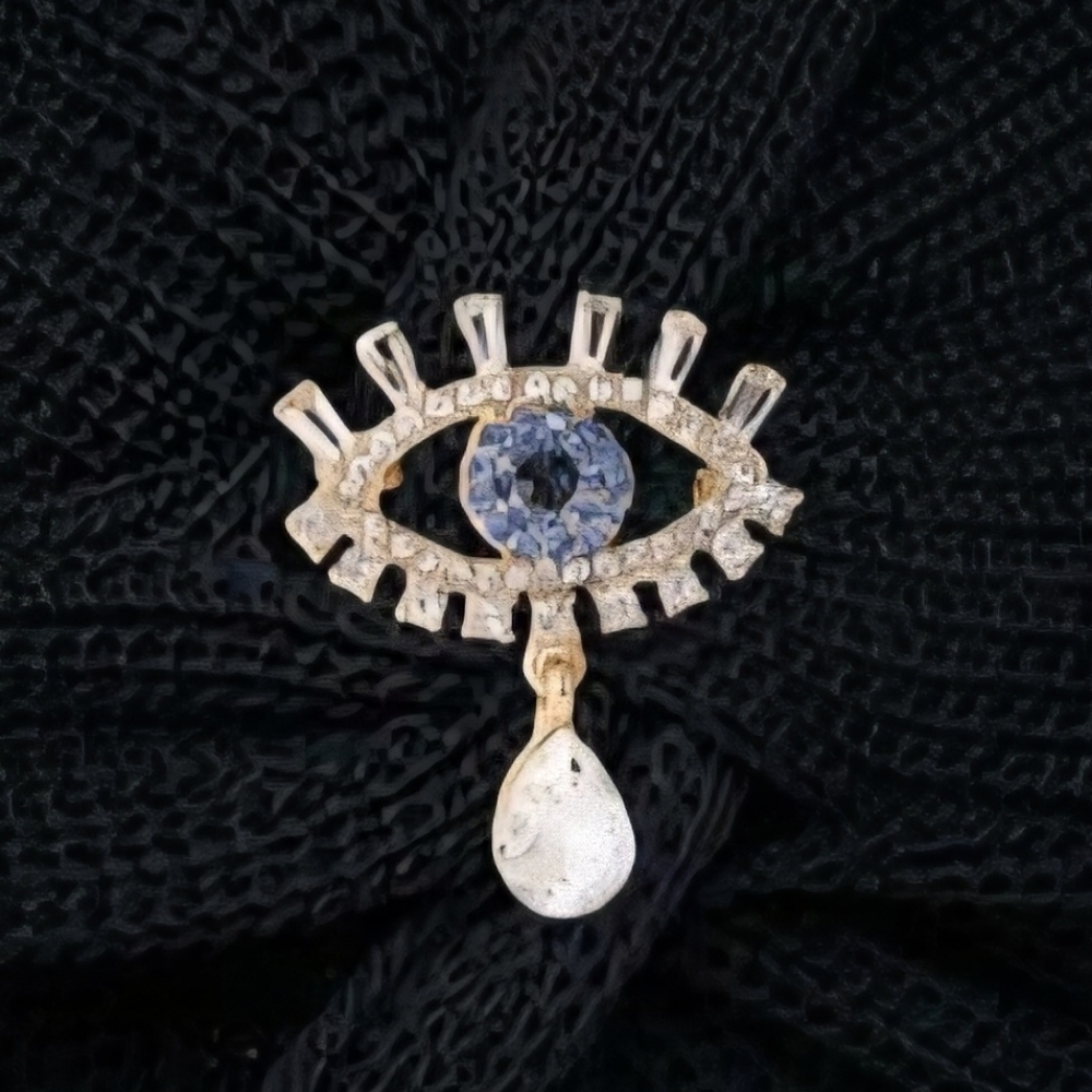 The " WATCHFUL EYE" of Horus.   Elegant Gold & Blue Eye Brooch